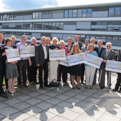 Scheck�bergabe_SML_August_2011_komplett