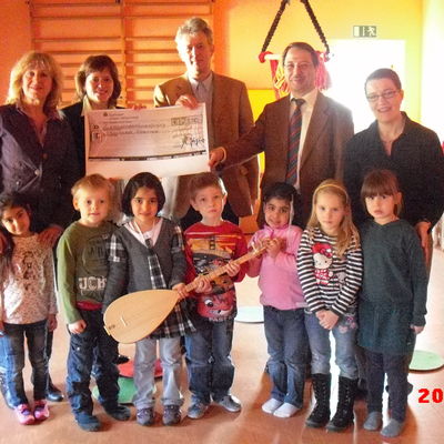 Scheck�bergabe_SML_Musikschule_R�dermark_2011_1